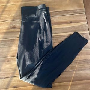 black all in motion leggings